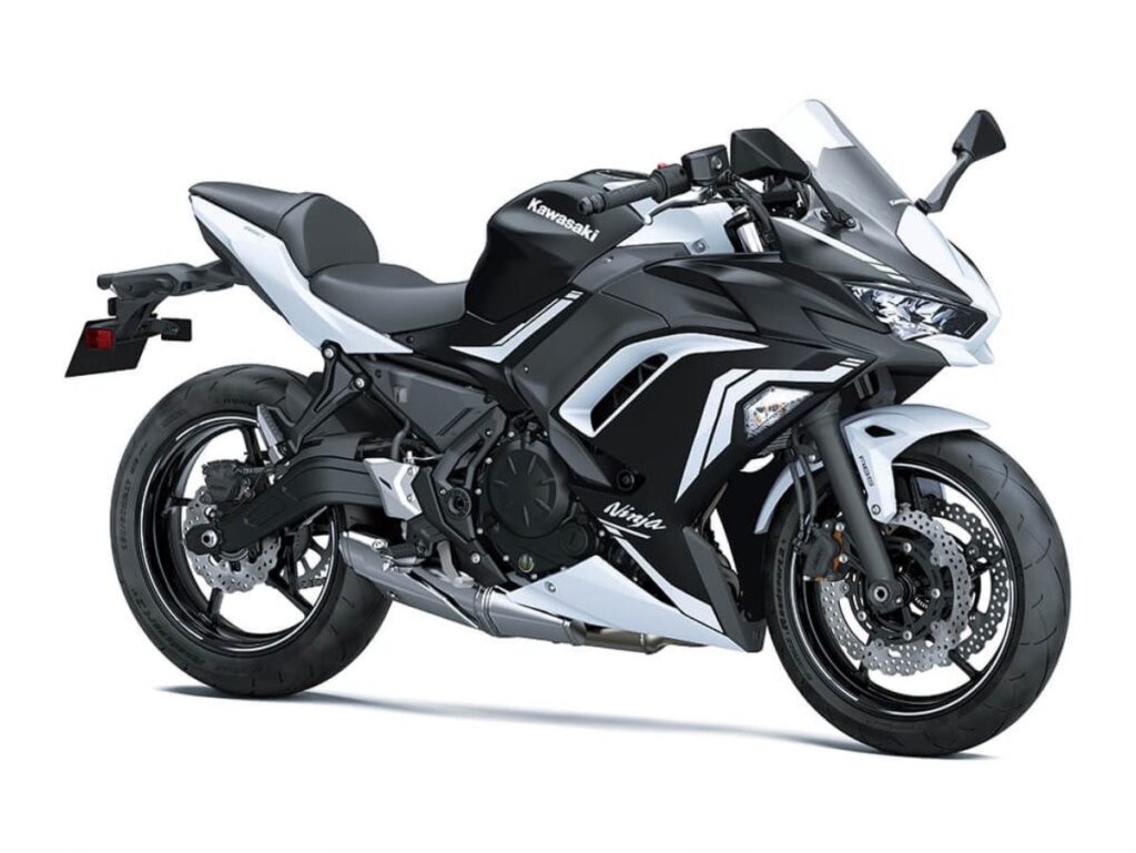 Kawasaki-Ninja-650-black-1024x769 2025 की सबसे दमदार बाइक? कावासाकी निंजा 650 (Kawasaki Ninja 650) की पूरी जानकारी !