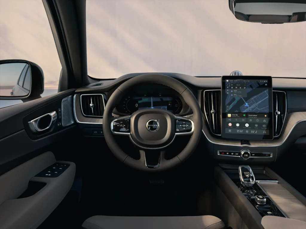 Volvo-XC60-1-1024x768 Volvo XC60 माइल्ड हाइब्रिड भारत में लॉन्च – Mercedes, BMW और Audi को कड़ी टक्कर!